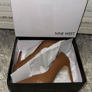 Nine West Tatiana light brown leather pumps